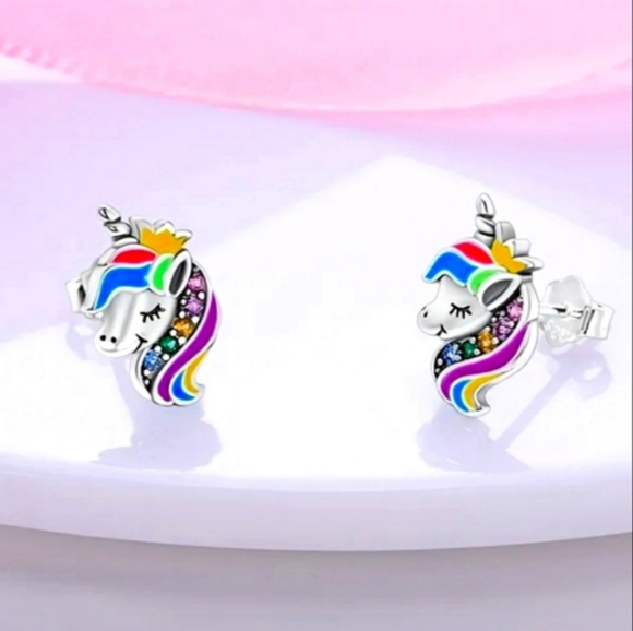 S925 Solid Sterling Silver Unicorn 🦄 Stud Earrings - Picture 4 of 4